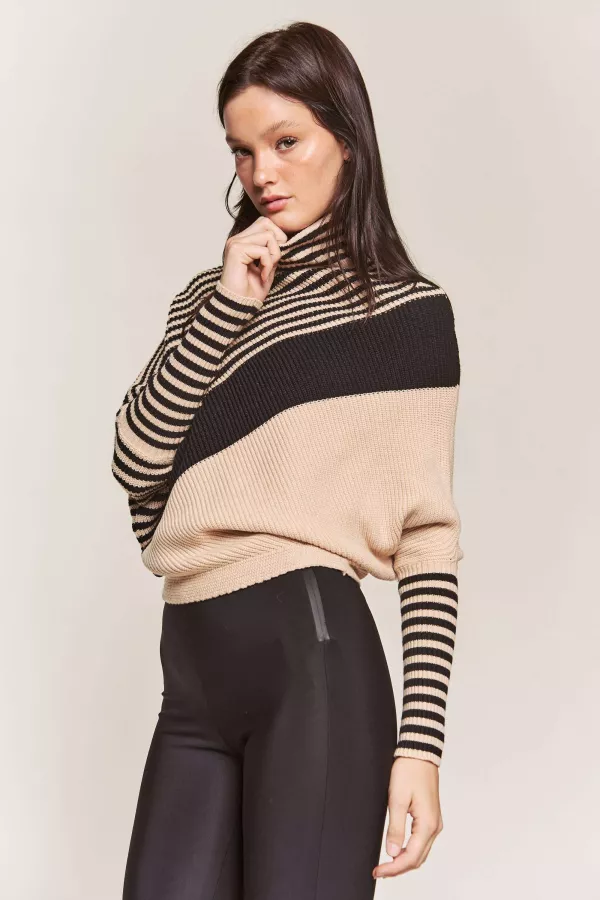 wholesale clothing turtle neck diagonal stripes sweater hersmine