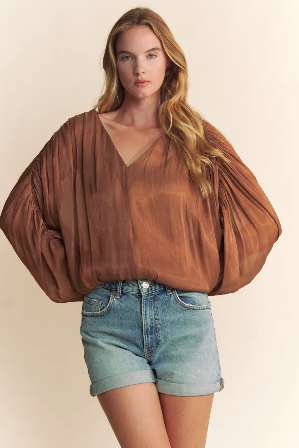 wholesale V NECK RUCHED SLEEVE WOVEN TOP hersmine